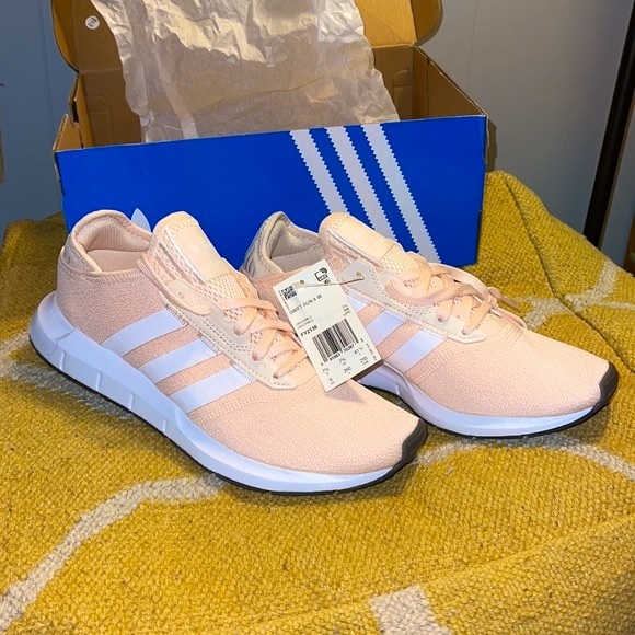 Adidas | Pink Swift tennis shoes - Picture 2 of 7